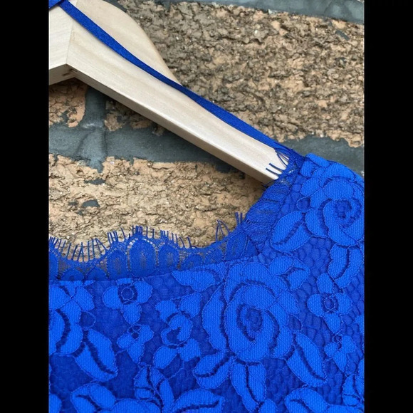 DIANE VON FURSTENBERG Royal Blue Lace Mini Dress 4 - Picture 5 of 16